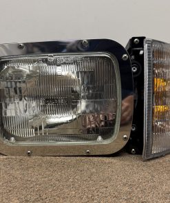 INTERNATIONAL 9900 I SERIES HEADLIGHT ASSEMBLY DRIVER SIDE FRONT VIEW