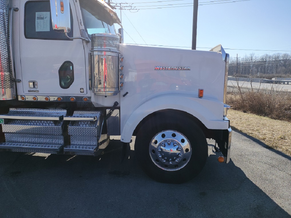 JP-W04 AFTERMARKET WESTERN STAR 4964 Extended 132 in. BBC HOOD NEWER STYLE - Image 5